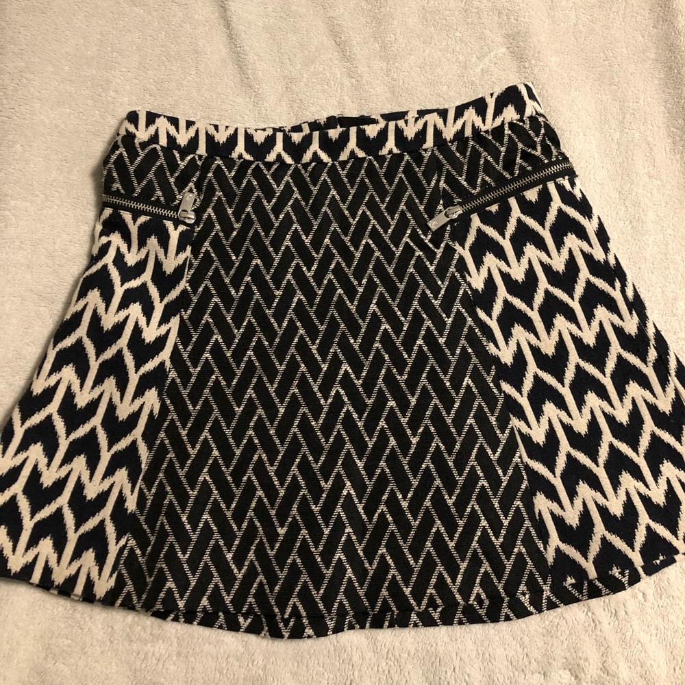 Mid rise a-line skirt